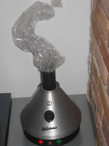 Illustration for article titled The Ultimate Stoner Gadget: Hands-On the Volcano Herb Vaporizer